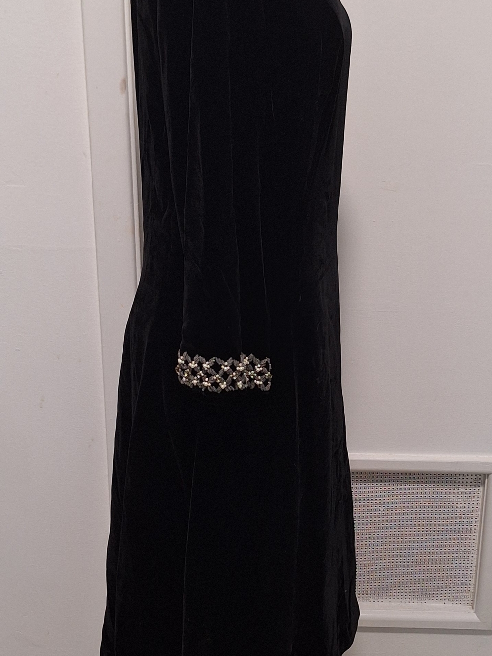 Winkelman's VTG Velvet with Pearl Kneck Line Black Long Sleeve Women's Dress 12 - Picture 2 of 8